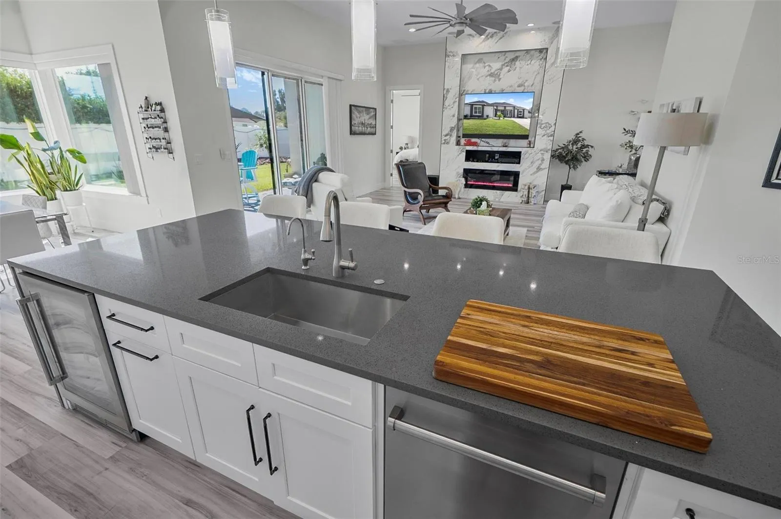 BEVERAGE COOLER AND DISH WASHER