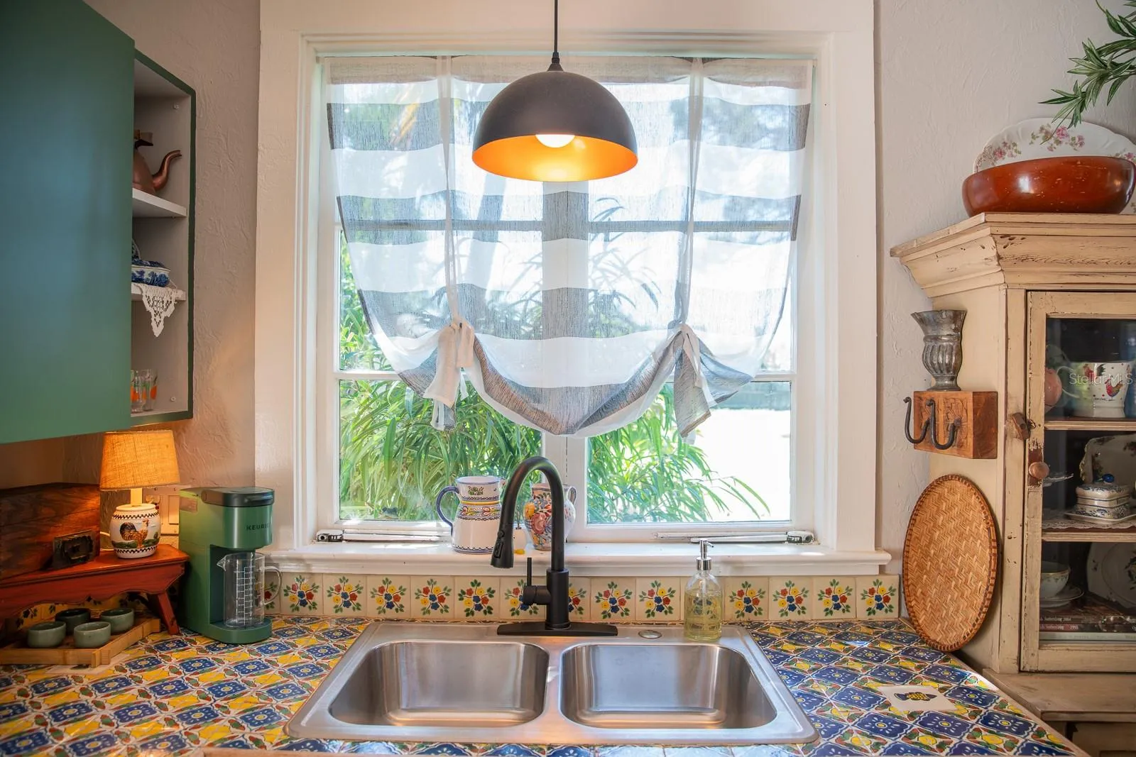 Cottage kitchen.