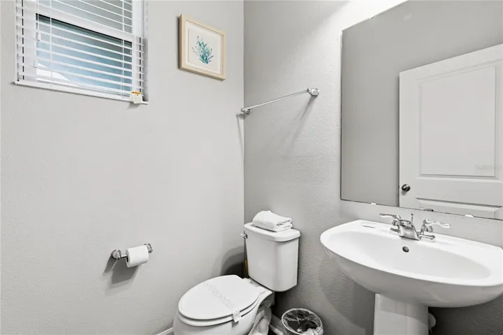 Half bathroom by the entrance