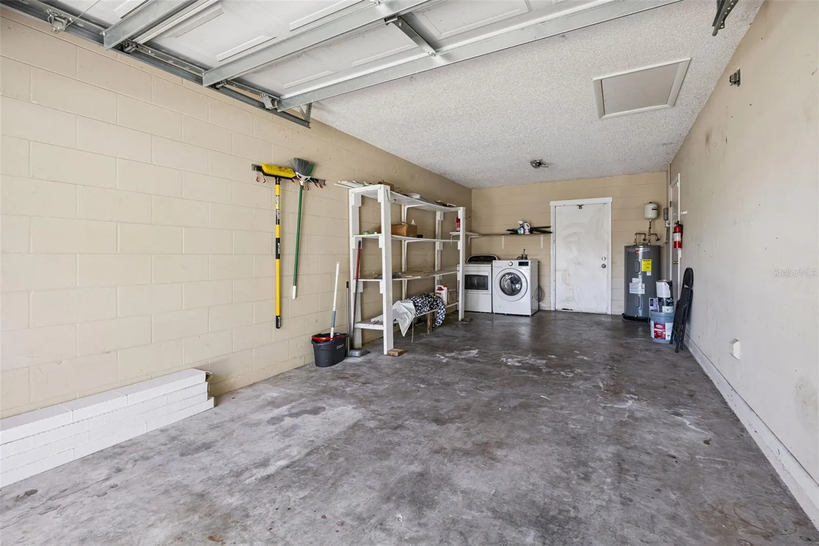 Garage Interior - 11.4 X 25