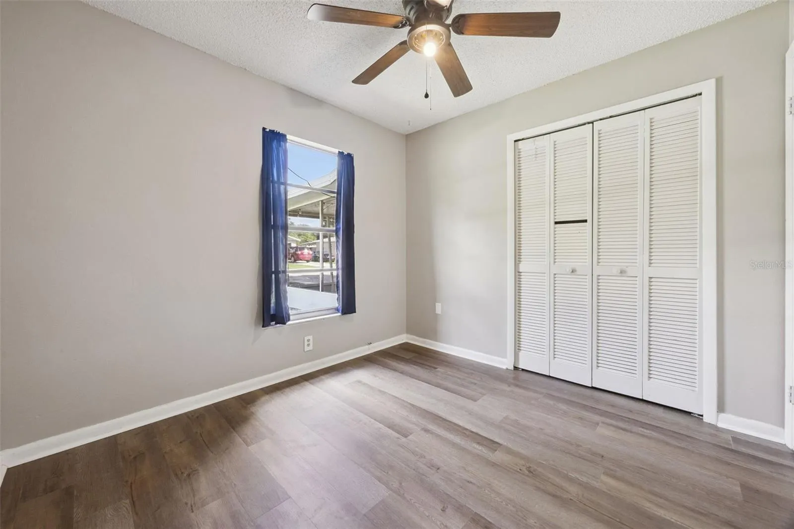 3rd Bedroom - 9.8 X 8.!!