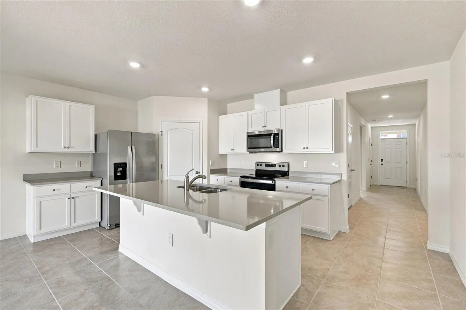 Kitchen, Bar