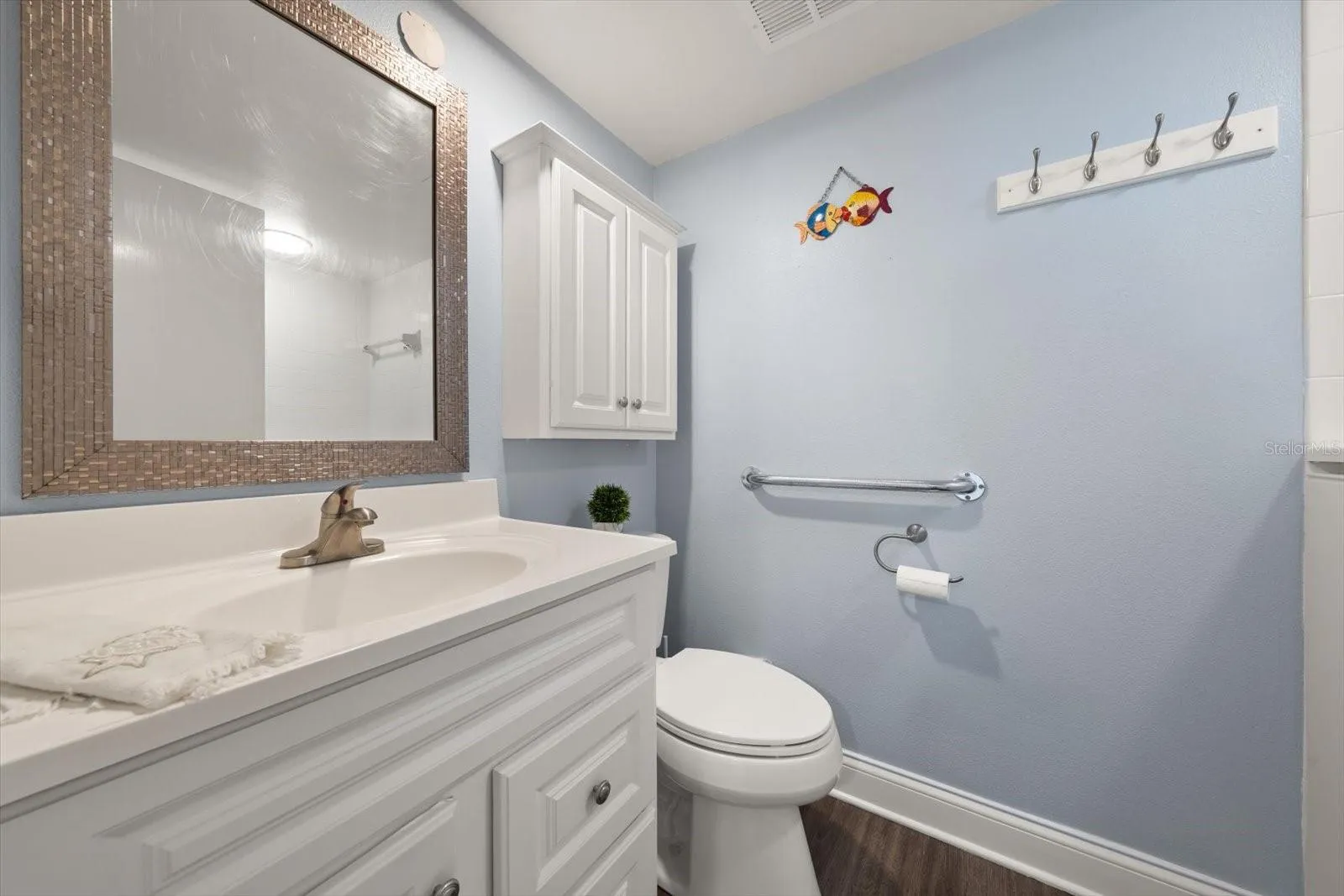 2nd bathroom