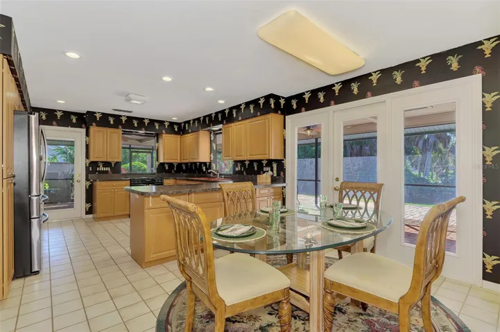 Eat-in Kitchen/Kitchen