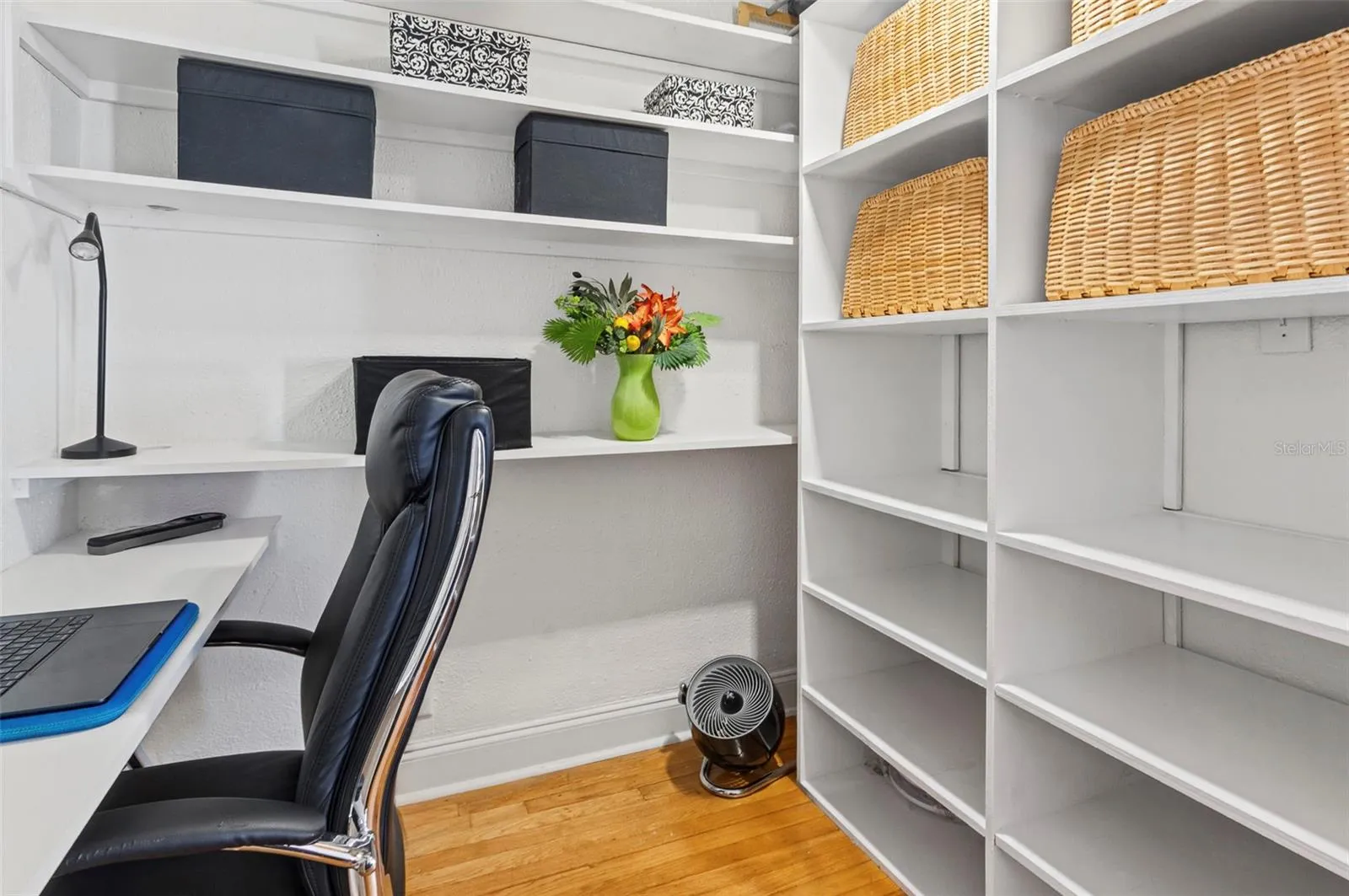 Office Area with Built Ins