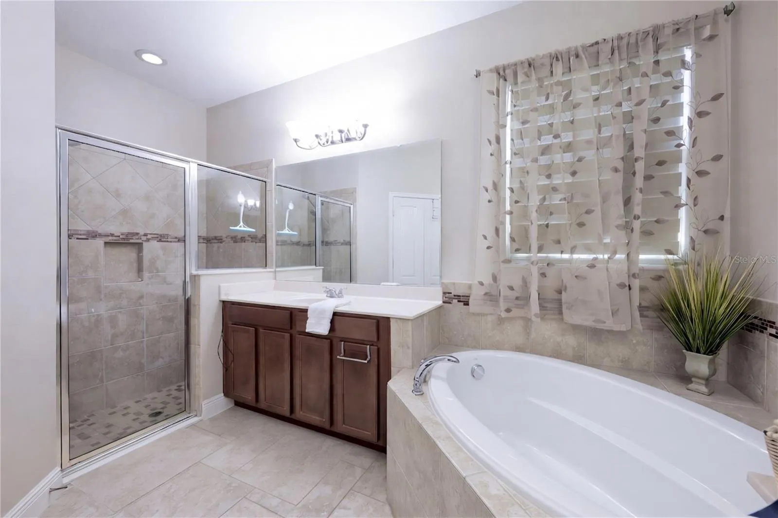Master Bath with Shower &amp; Tub
