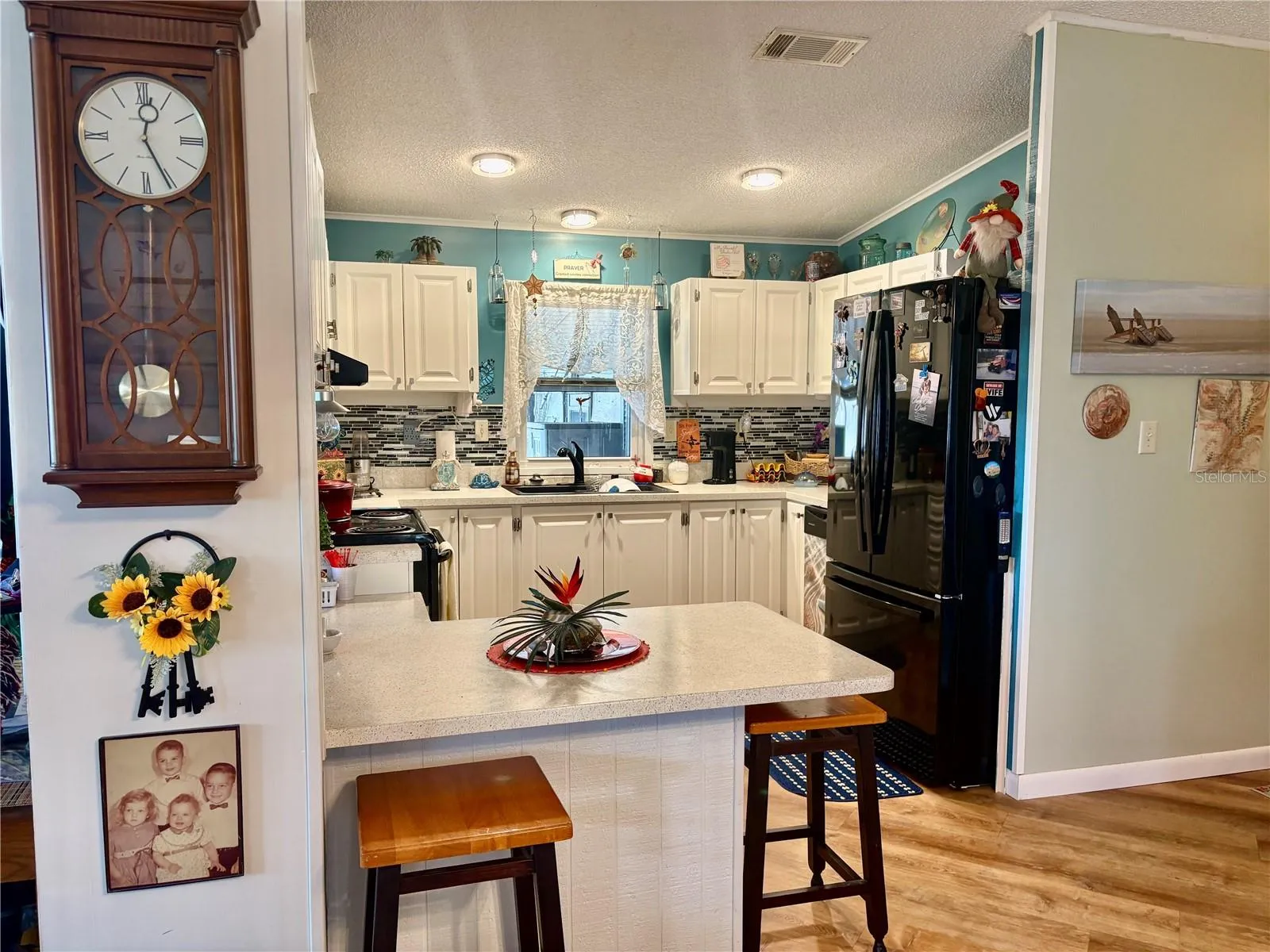 Open Floor Plan Kitchen/Dining/Living Room Combination