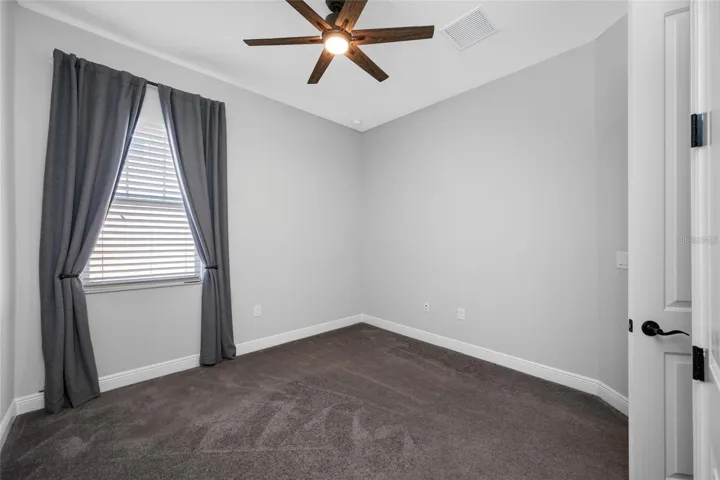 Bedroom without virtual staging