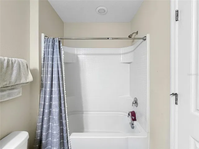2nd Bathroom upstairs