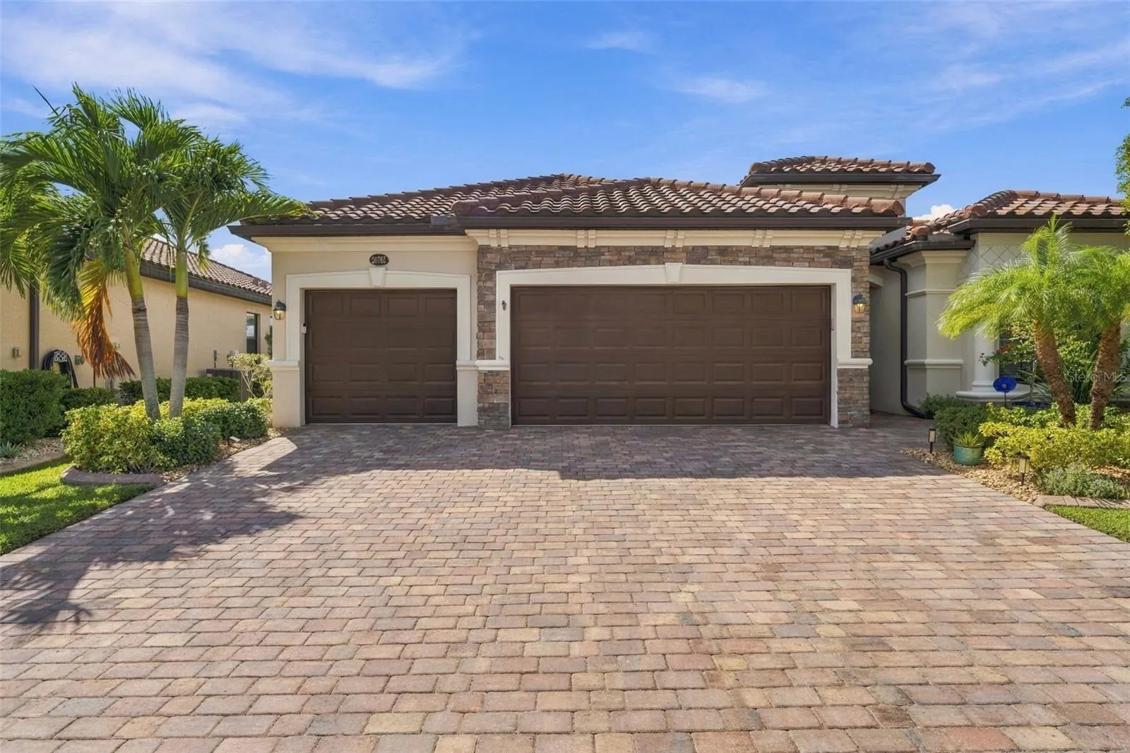 3-Car Garage, Pavered driveway