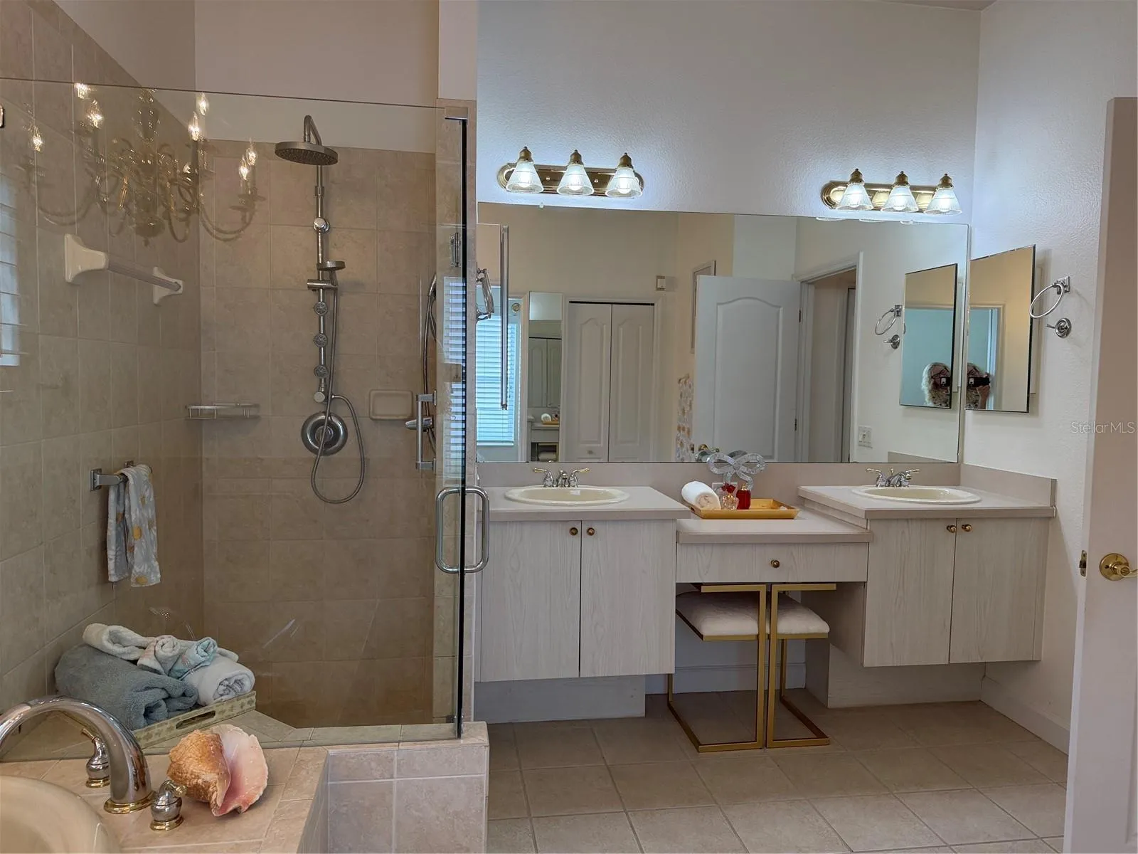 Built in make up area
