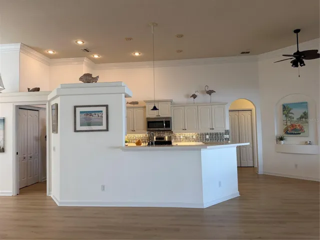 Breakfast nook at the right of the kitchen