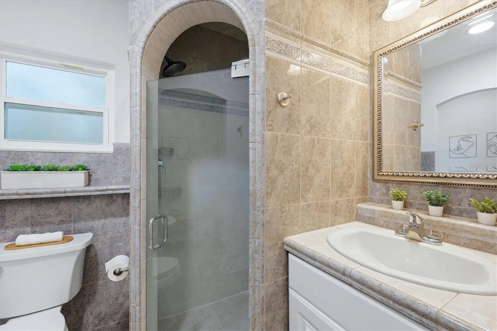 Guest suite bathroom