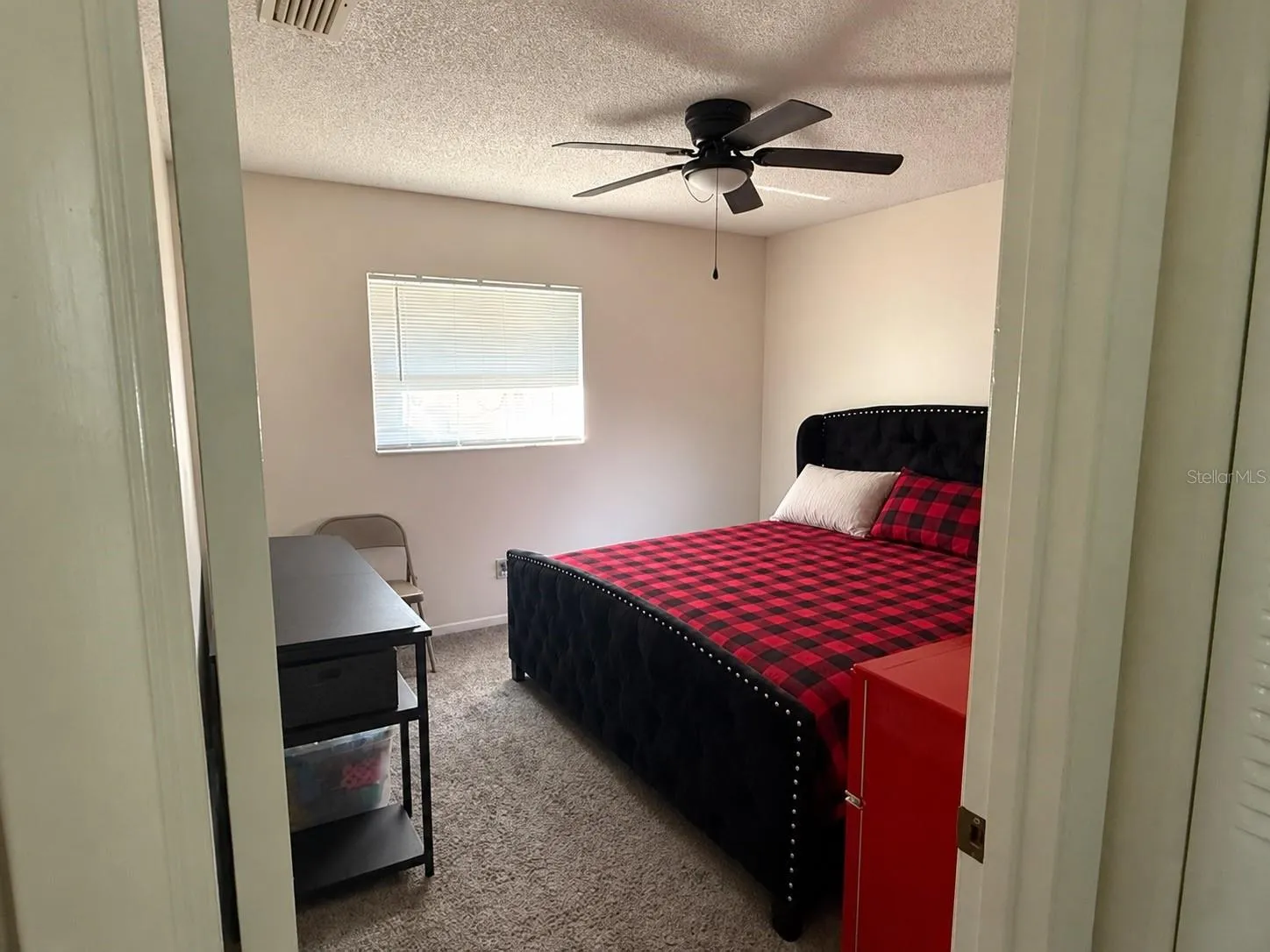 942 bedroom