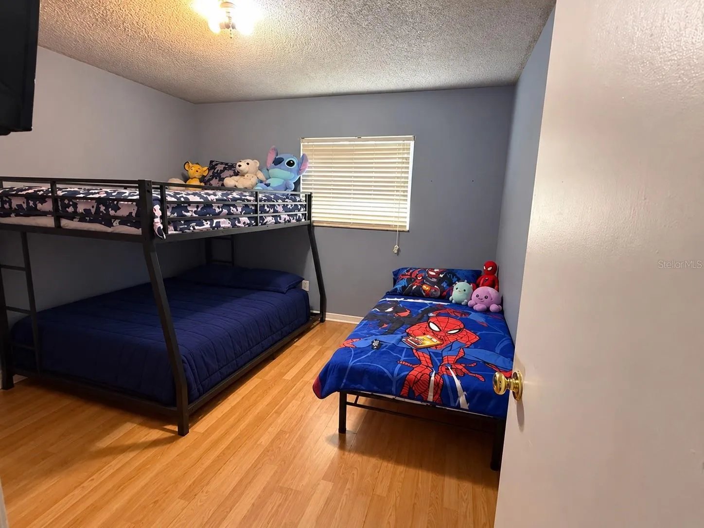 940 bedroom