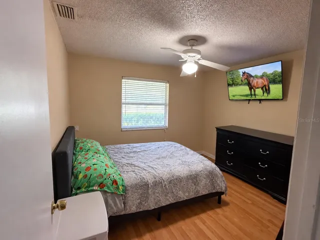 940 bedroom