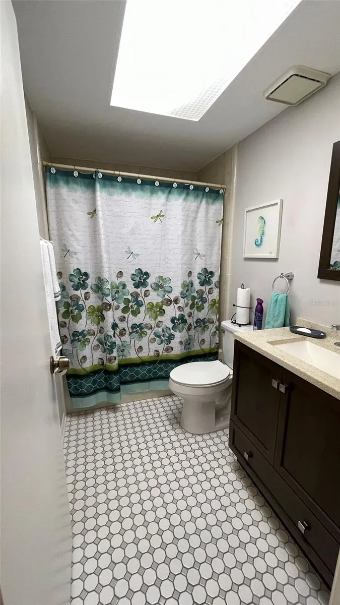 2nd bathroom
