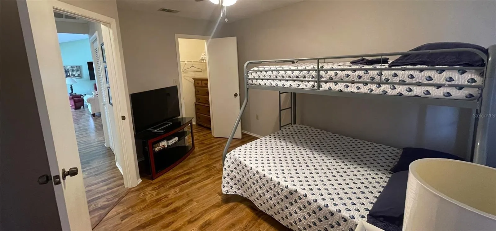 2nd bedroom