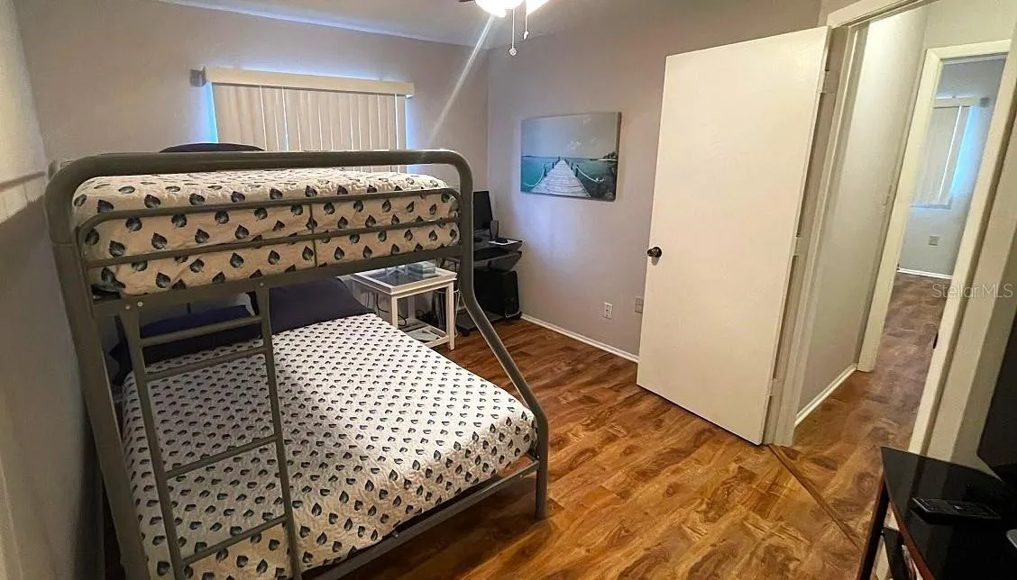 2nd bedroom