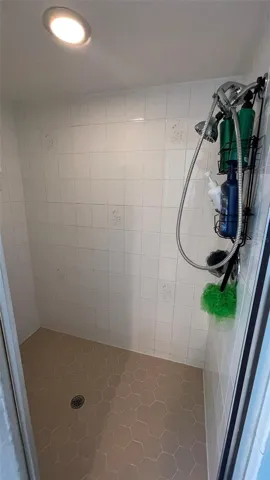 Primary shower