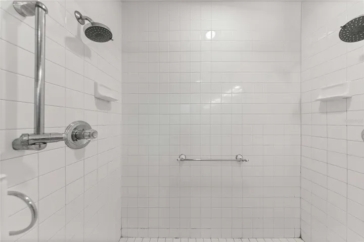 Double shower heads