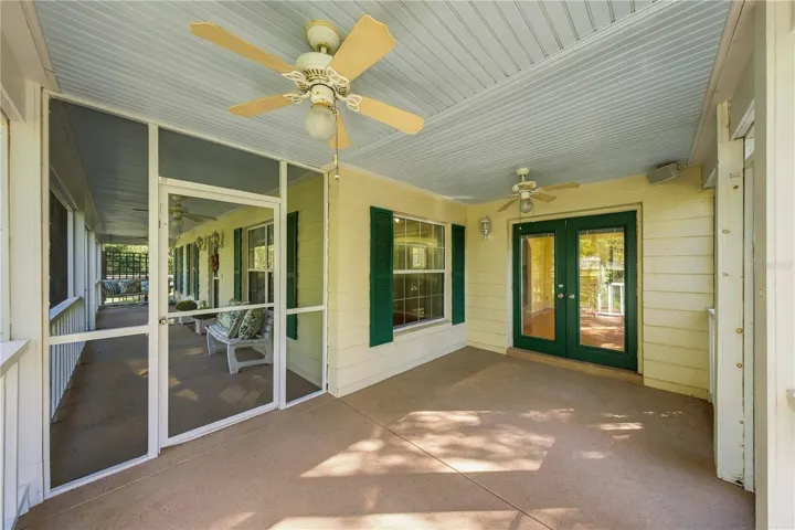 Screened porch off dinning room