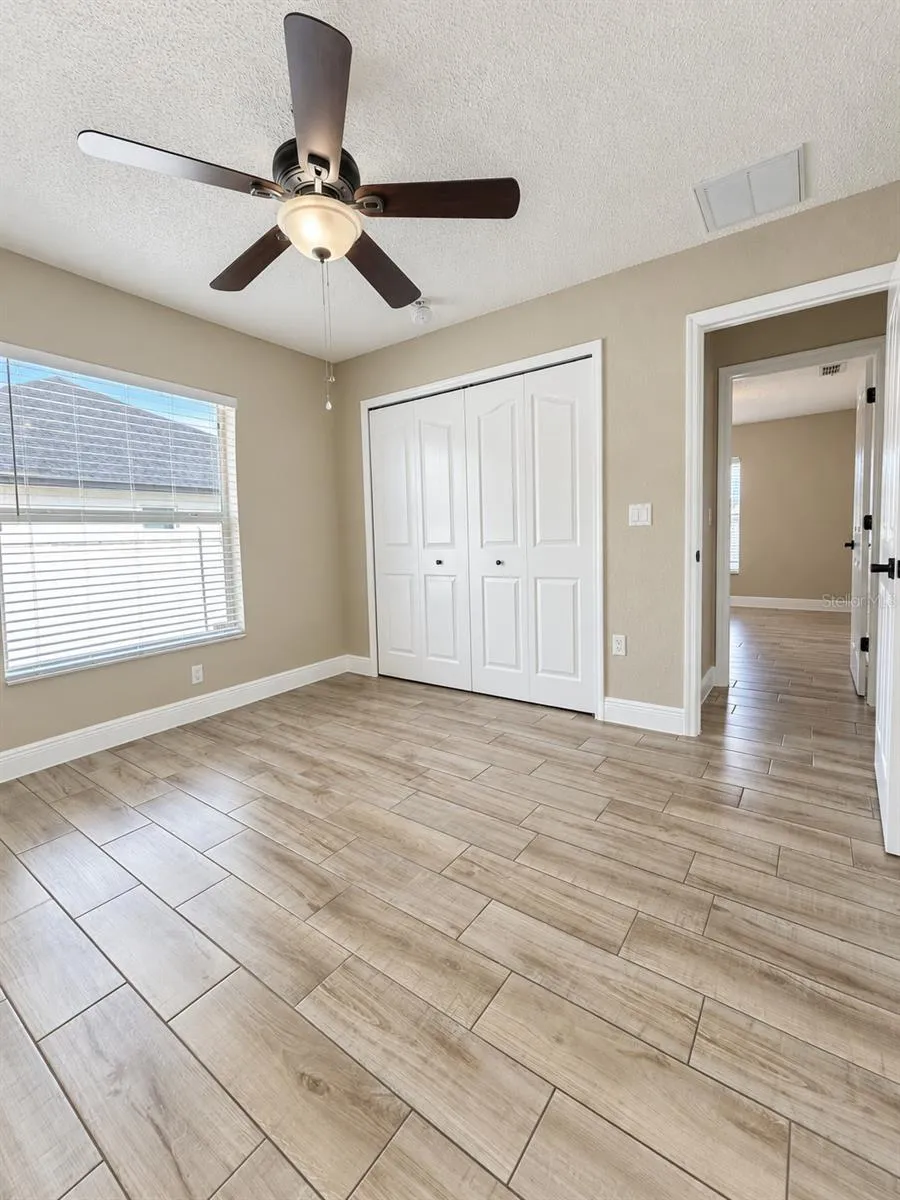 Second bedroom (opposite angle)