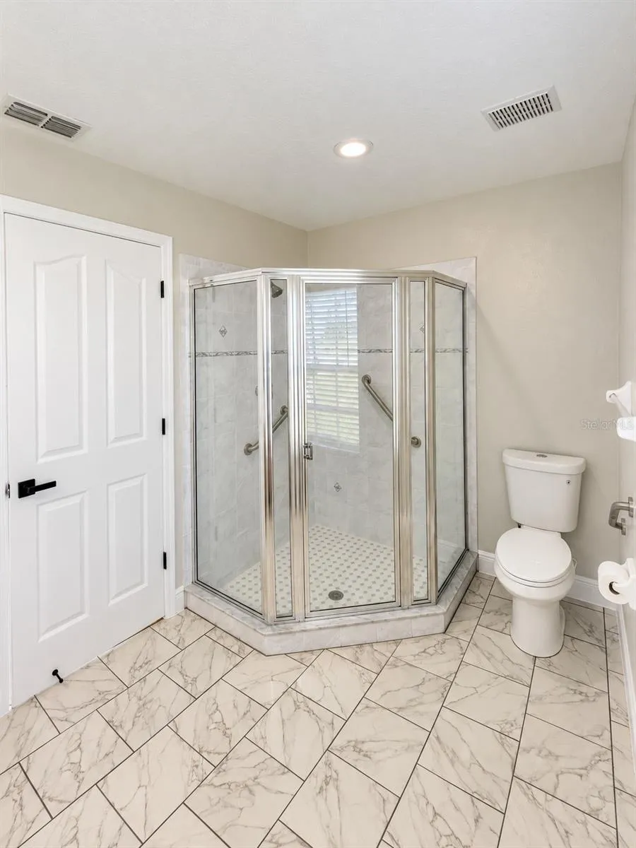 Primary shower