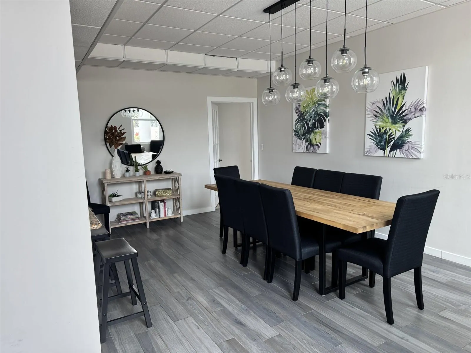 CLUB KITCH Table