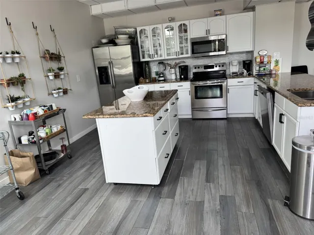 clubhouse kitchen