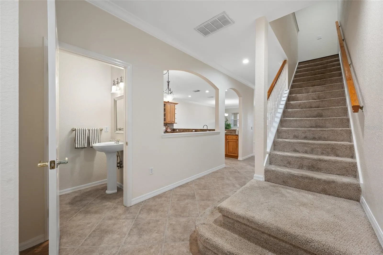 Powder Rm (1/2 bath) for Guests!