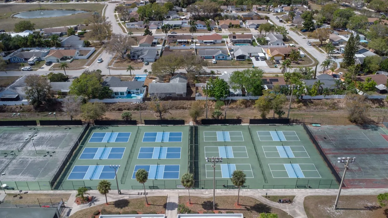 Lots of Pickleball Courts in Bardmoor!