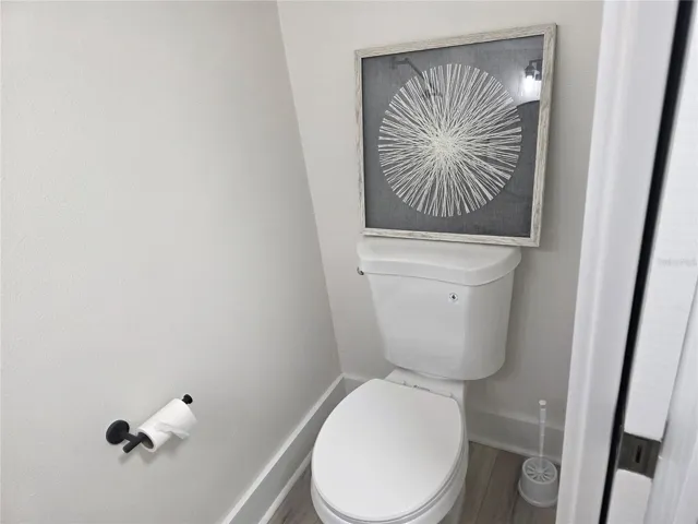 Guest 1/2 bath