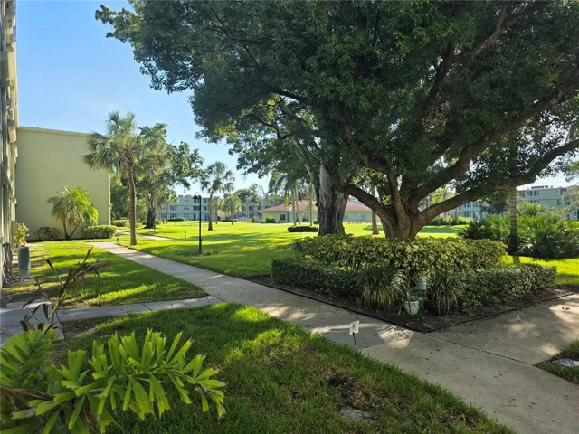 Like a Park in your back yard, Easy walk to the pool and clubhouse