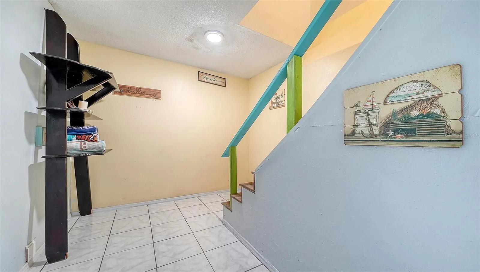 Unit B, entry hallway.