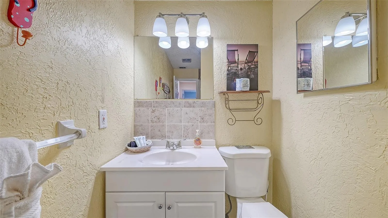 Unit B, Primary Bathroom.