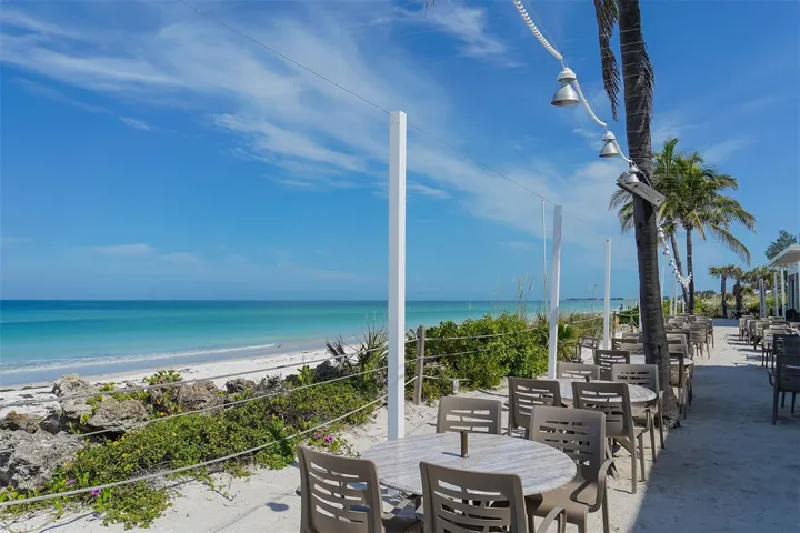 Area restaurant close by - Beach House Restaurant.