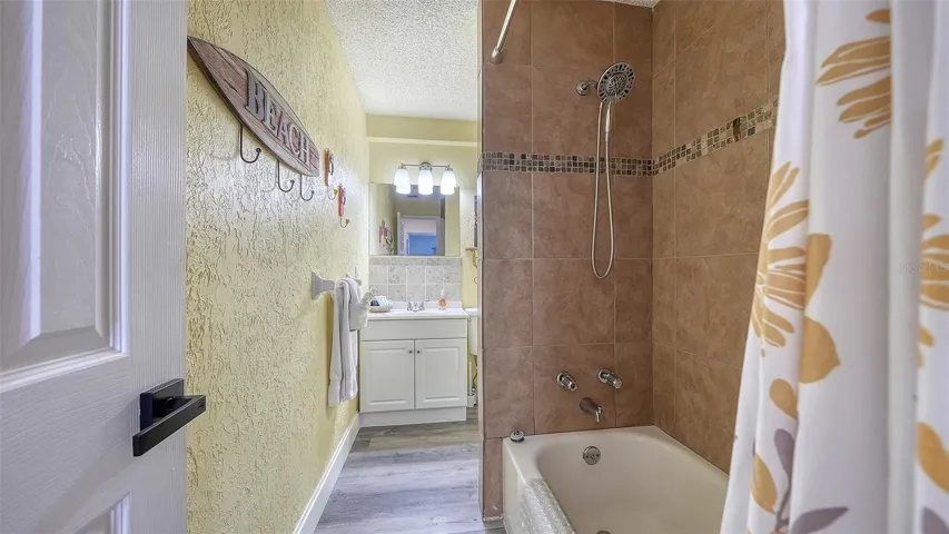 Unit B, Primary Bathroom.
