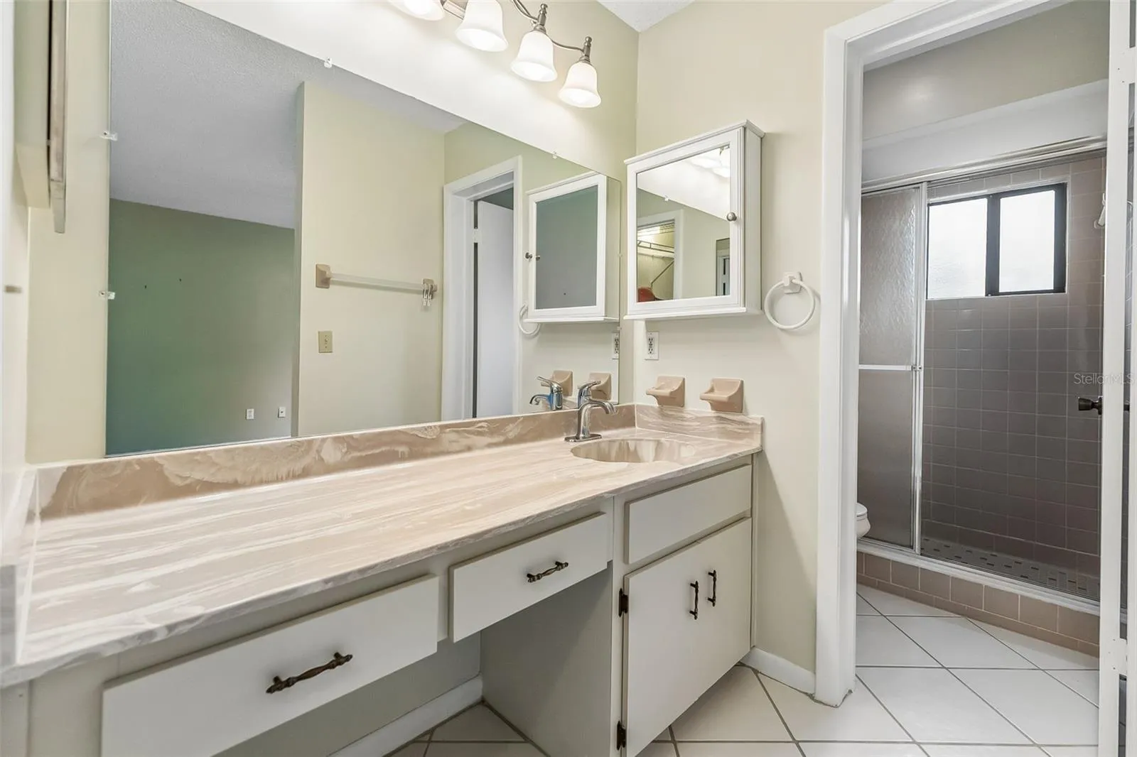 Ensuite