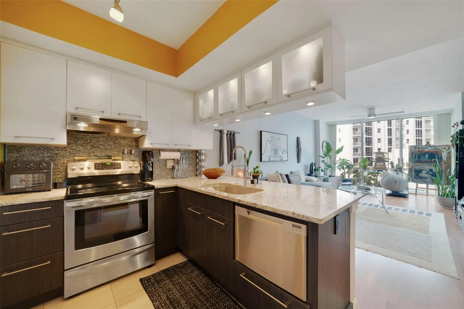 Kitchen Image 3