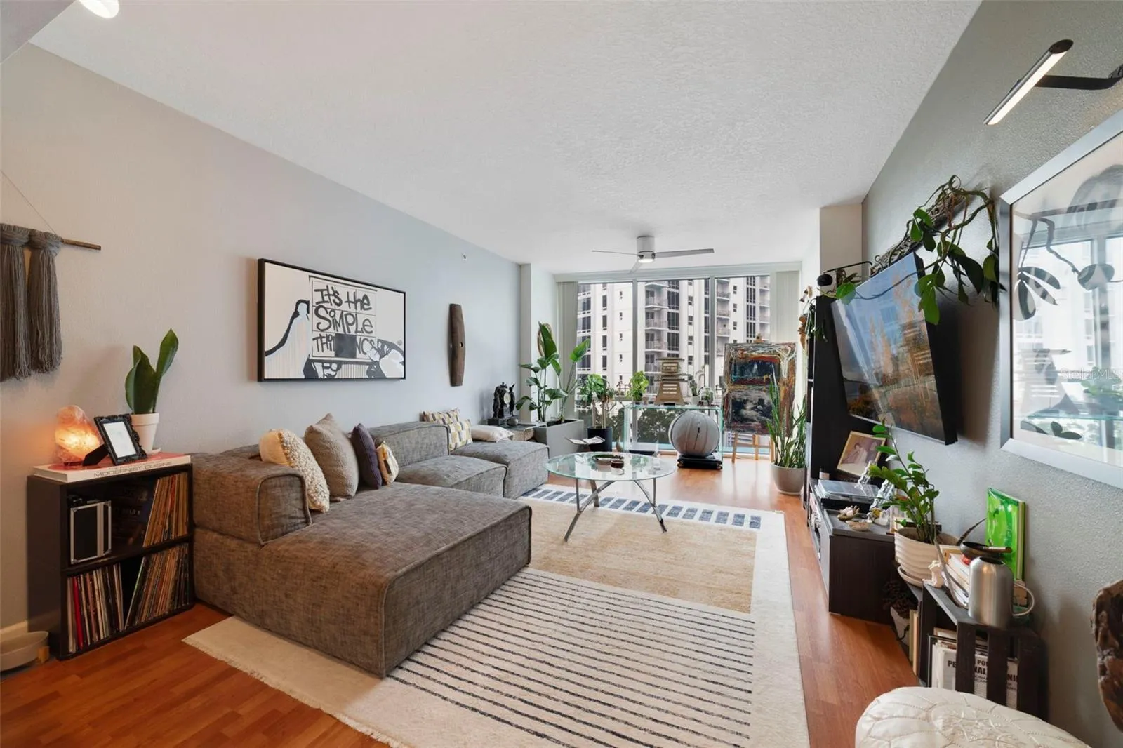 Living Room - Image 1