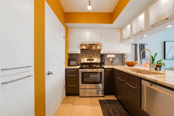 Kitchen Image 2