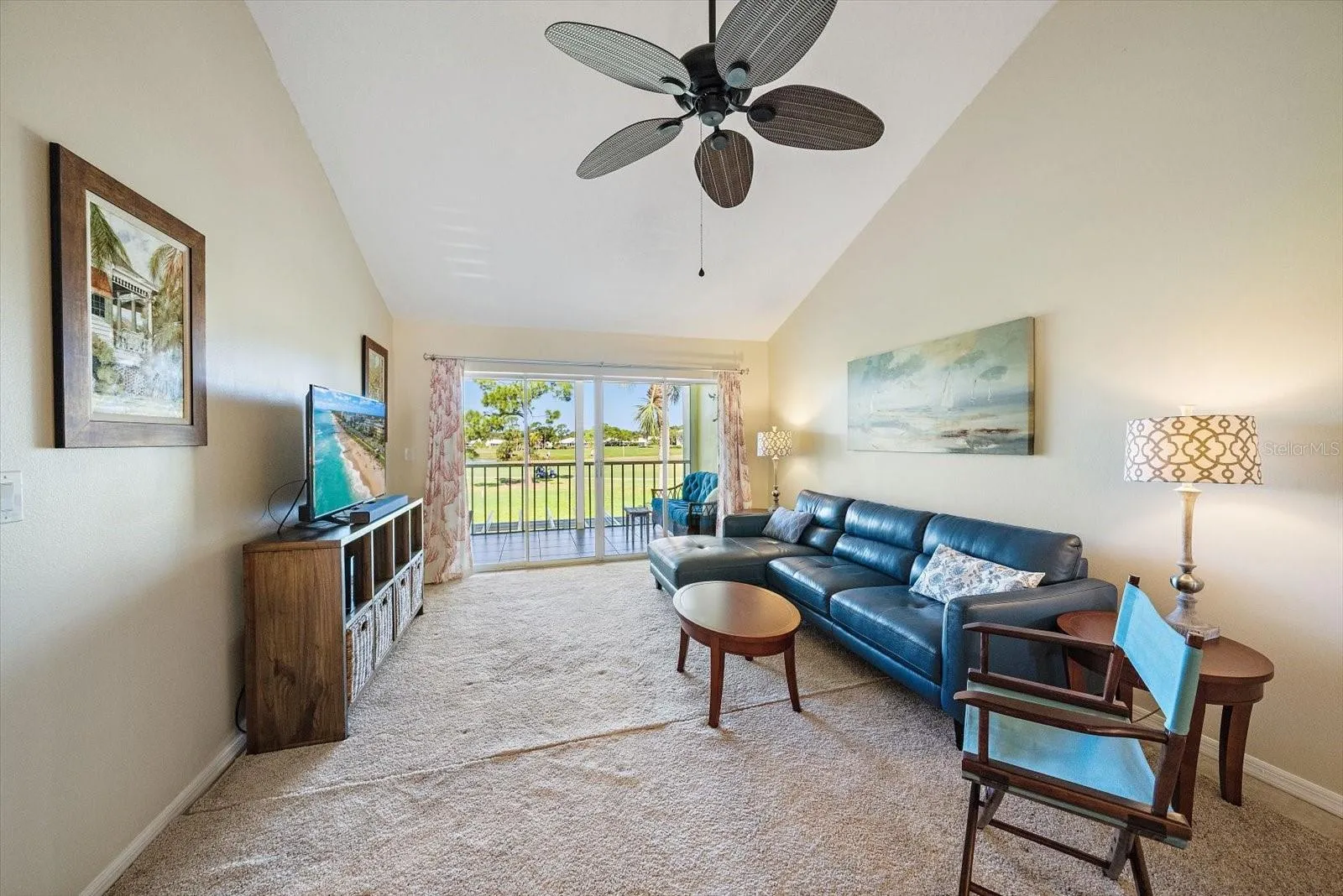 Title flooring in living room