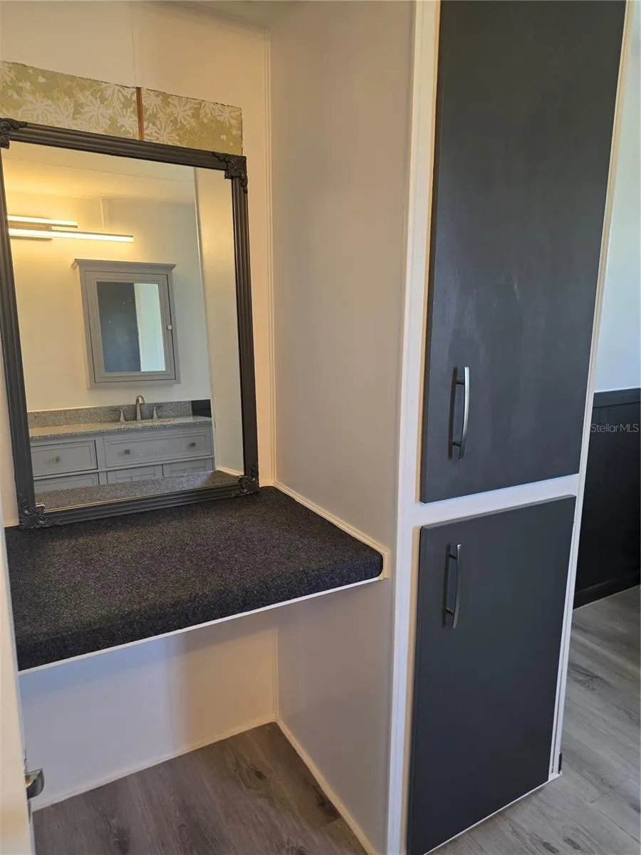 Primary Bath Make-Up Area