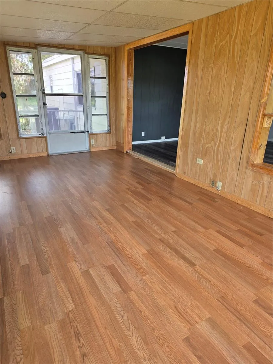 Long Florida Room with Extrordinary Views