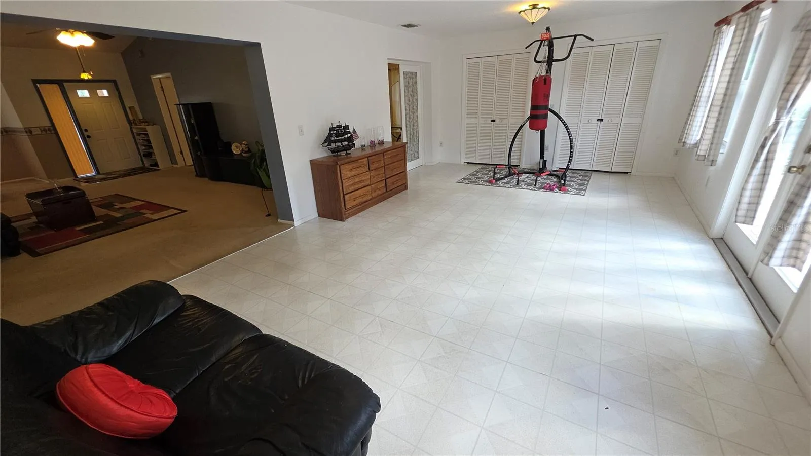 Family Room to Florida Room
