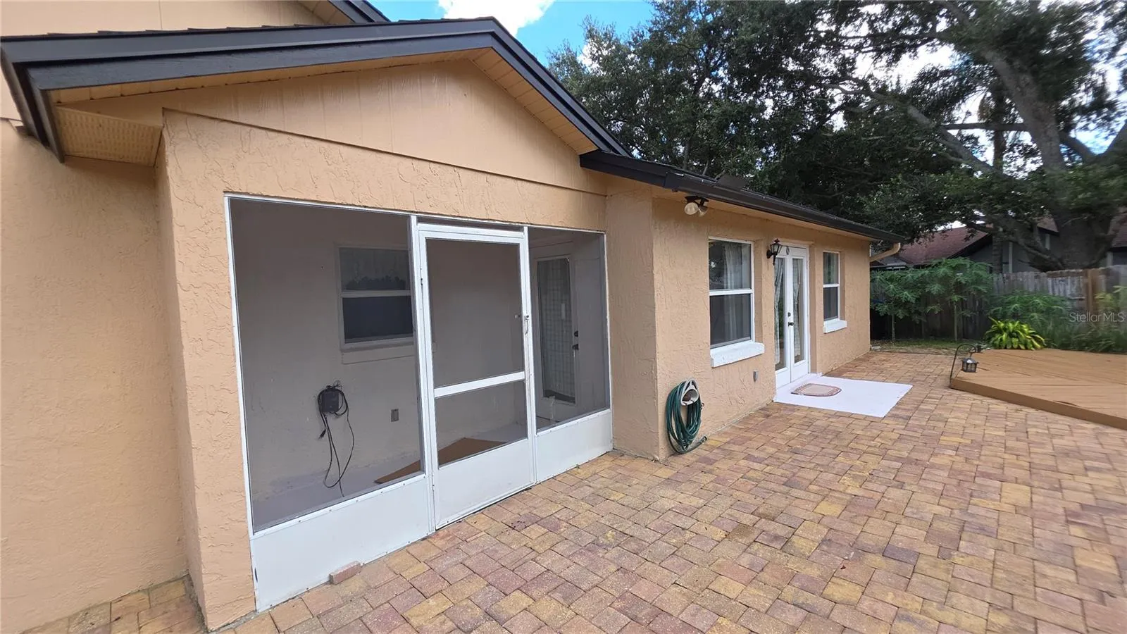 Screened-in Porch