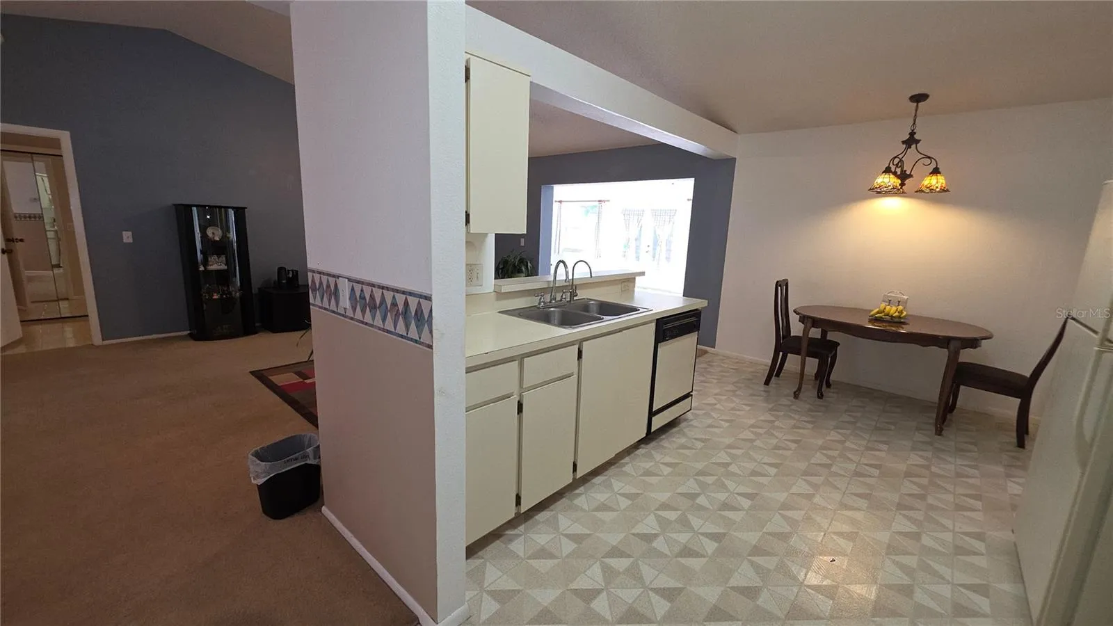 Eat-In Kitchen