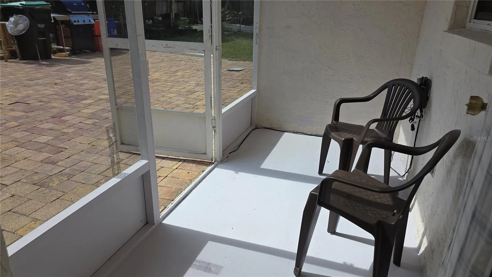 Screened-in Porch