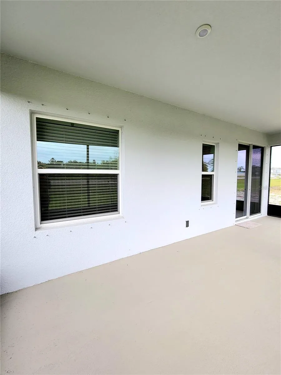 Fully Screened Patio-Lanai Pic 3